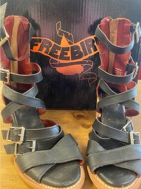 Freebird Black and Brown Leather Strappy Buckle Sandals